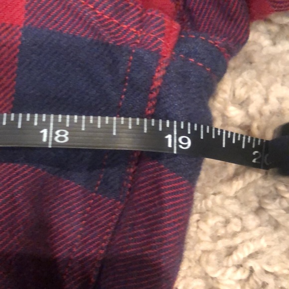 H&M RED AND BLUE PLAID BUTTON UP - Picture 8 of 8